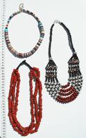 Collares de hueso