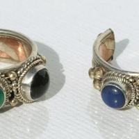 Anillos de tres piedras